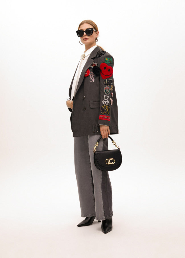 AMERICANA CRUZADA OVERSIZE DETALLE PARCHES