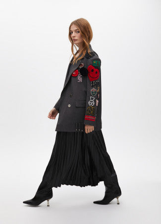 AMERICANA CRUZADA OVERSIZE DETALLE PARCHES