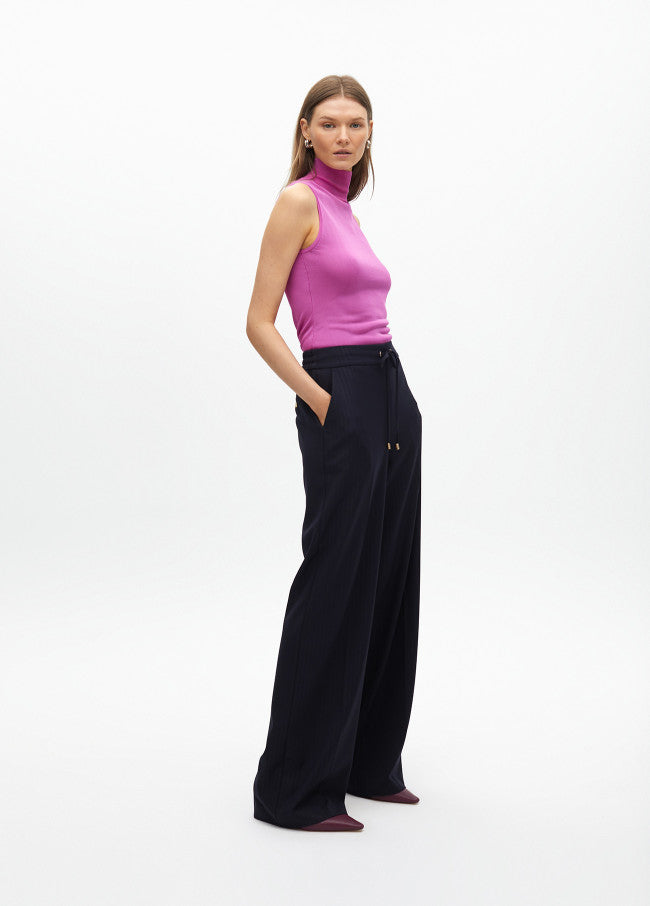 PANTALÓN RECTO CON GOMA RAYA DIPLOMÁTICA. NAVY