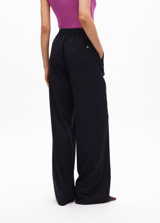 PANTALÓN RECTO CON GOMA RAYA DIPLOMÁTICA. NAVY