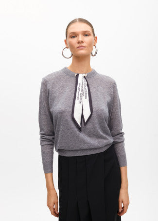 JERSEY CON PAÑUELO EN EL CUELLO
